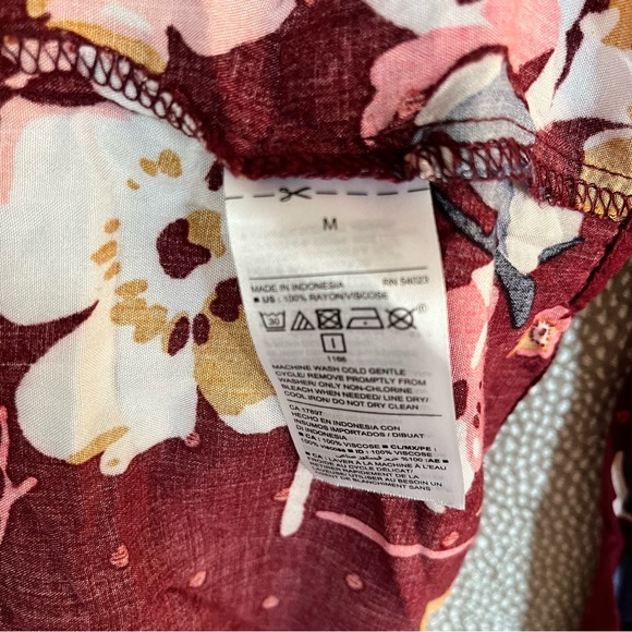 M Old Navy Swing Floral Top - Picture 9 of 9